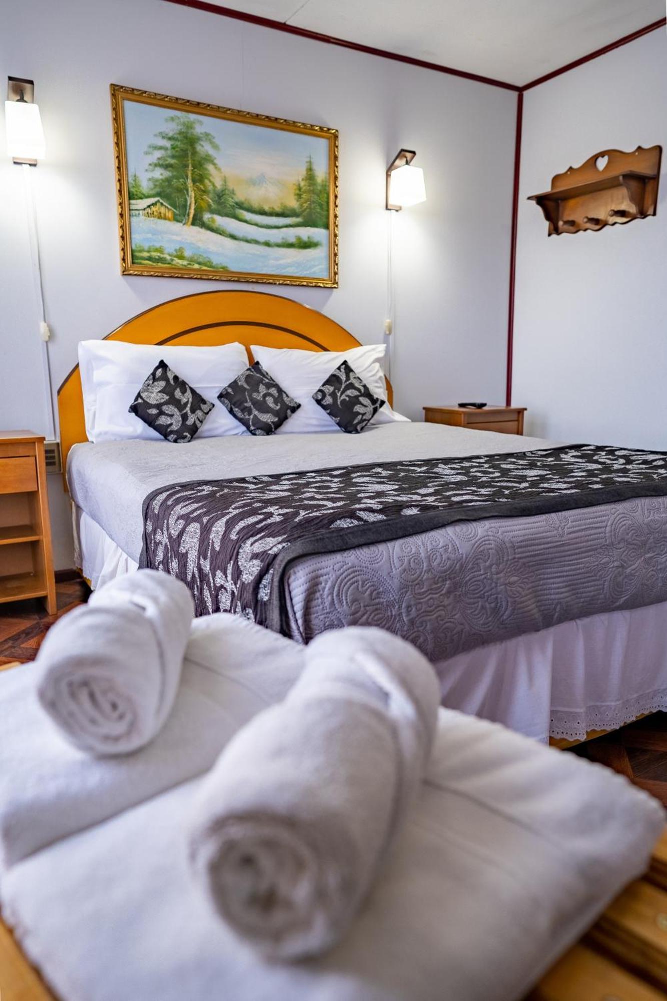 Hostal Alcazar Πουέρτο Νατάλες Εξωτερικό φωτογραφία