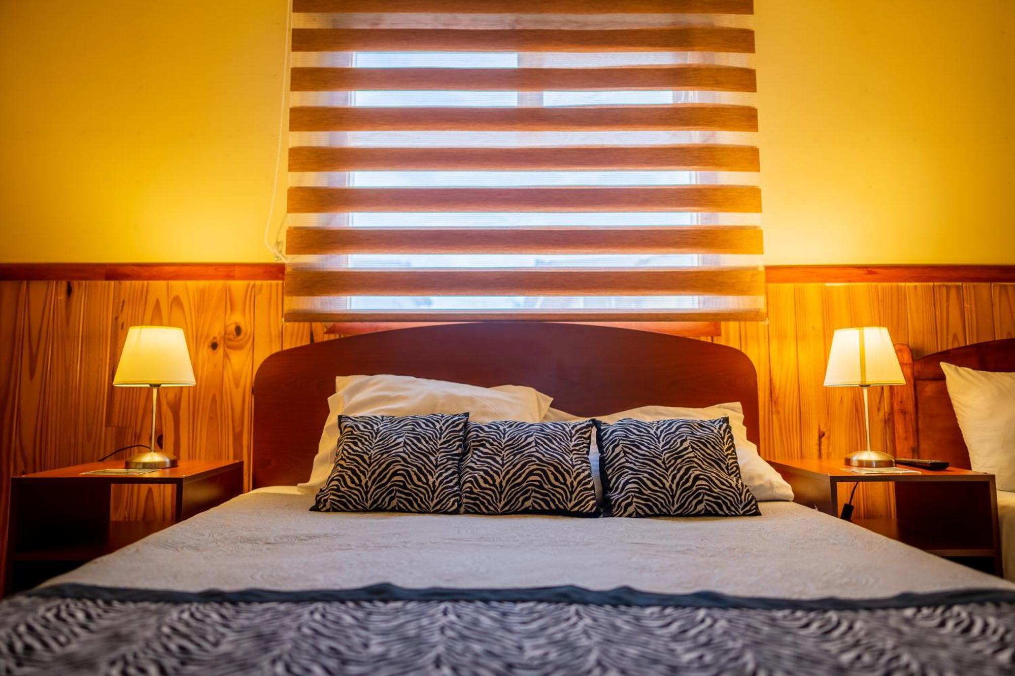 Hostal Alcazar Πουέρτο Νατάλες Εξωτερικό φωτογραφία