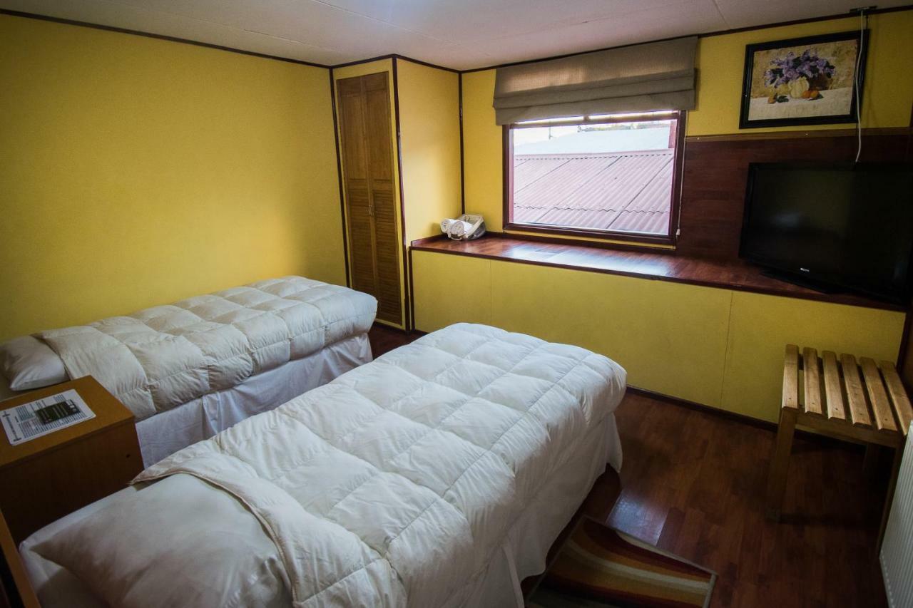 Hostal Alcazar Πουέρτο Νατάλες Εξωτερικό φωτογραφία