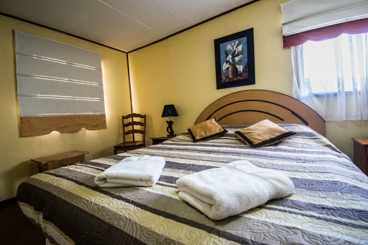Hostal Alcazar Πουέρτο Νατάλες Εξωτερικό φωτογραφία