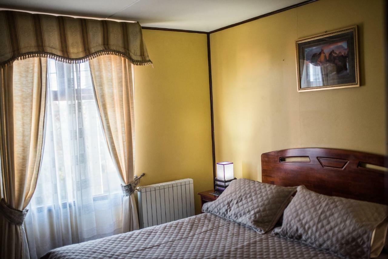 Hostal Alcazar Πουέρτο Νατάλες Εξωτερικό φωτογραφία