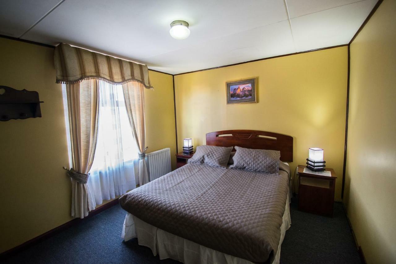 Hostal Alcazar Πουέρτο Νατάλες Εξωτερικό φωτογραφία